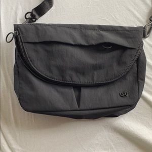 Lulu lemon purse